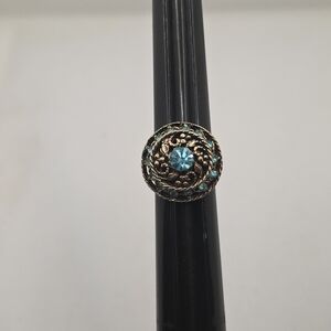 Elegant Gold and Blue Women's Ring